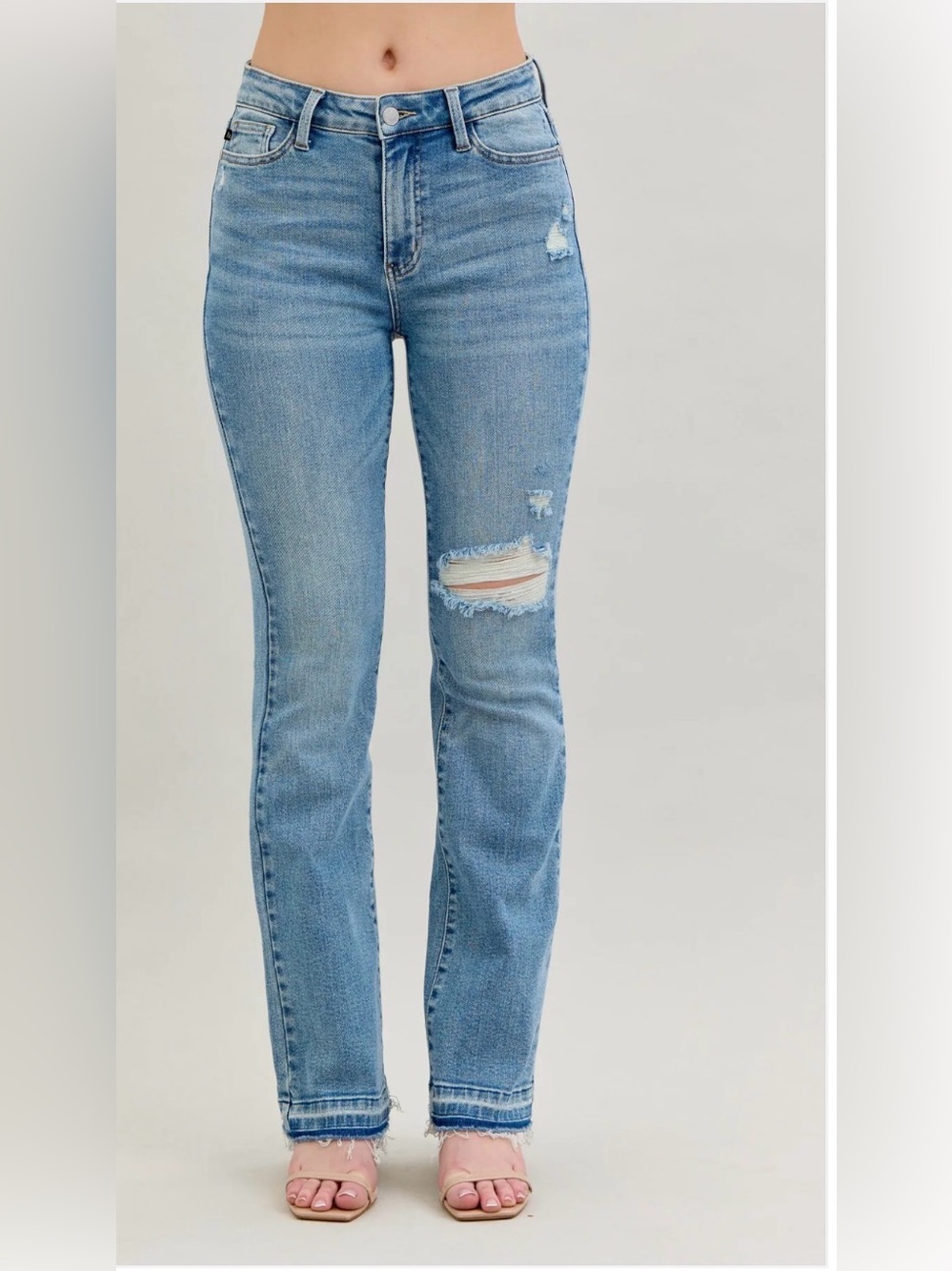 ✧ Judy Blue Bootcut Jeans | Size 9/29 | Medium Wash | Destroyed Hem ✧